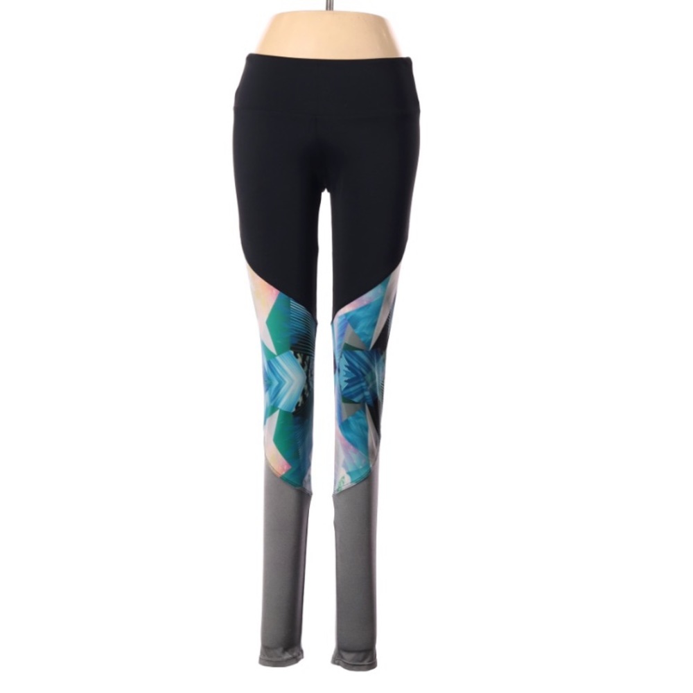 Onzie Athletic Black Floral Stripe Leggings M/L
